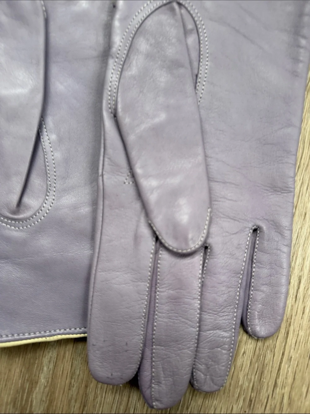 AUSO Finland soft Women's Lavender Leather Gloves with Gold Buckle Accents